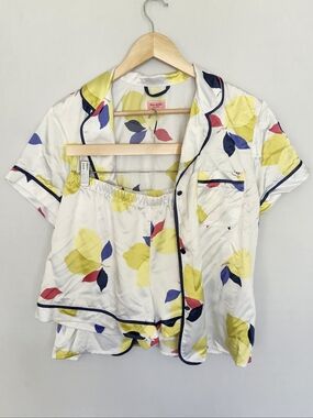 Kate Spade Satin Lemon Print Pajama Set Size L